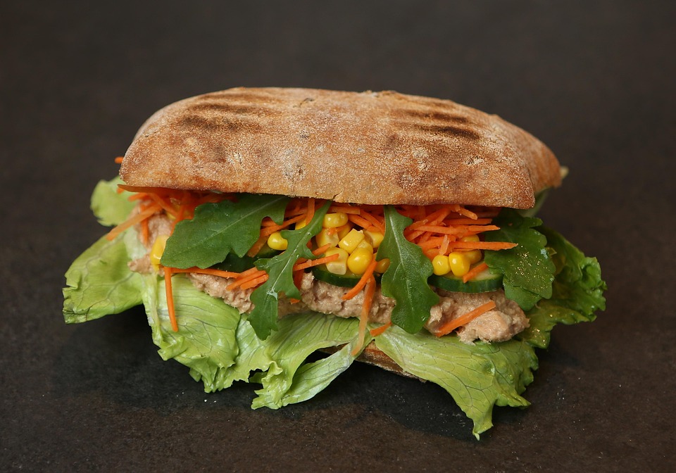 Uppgvötun samlokunnar: Sagan af jarlinum af Sandwich og ást hans á spilunum